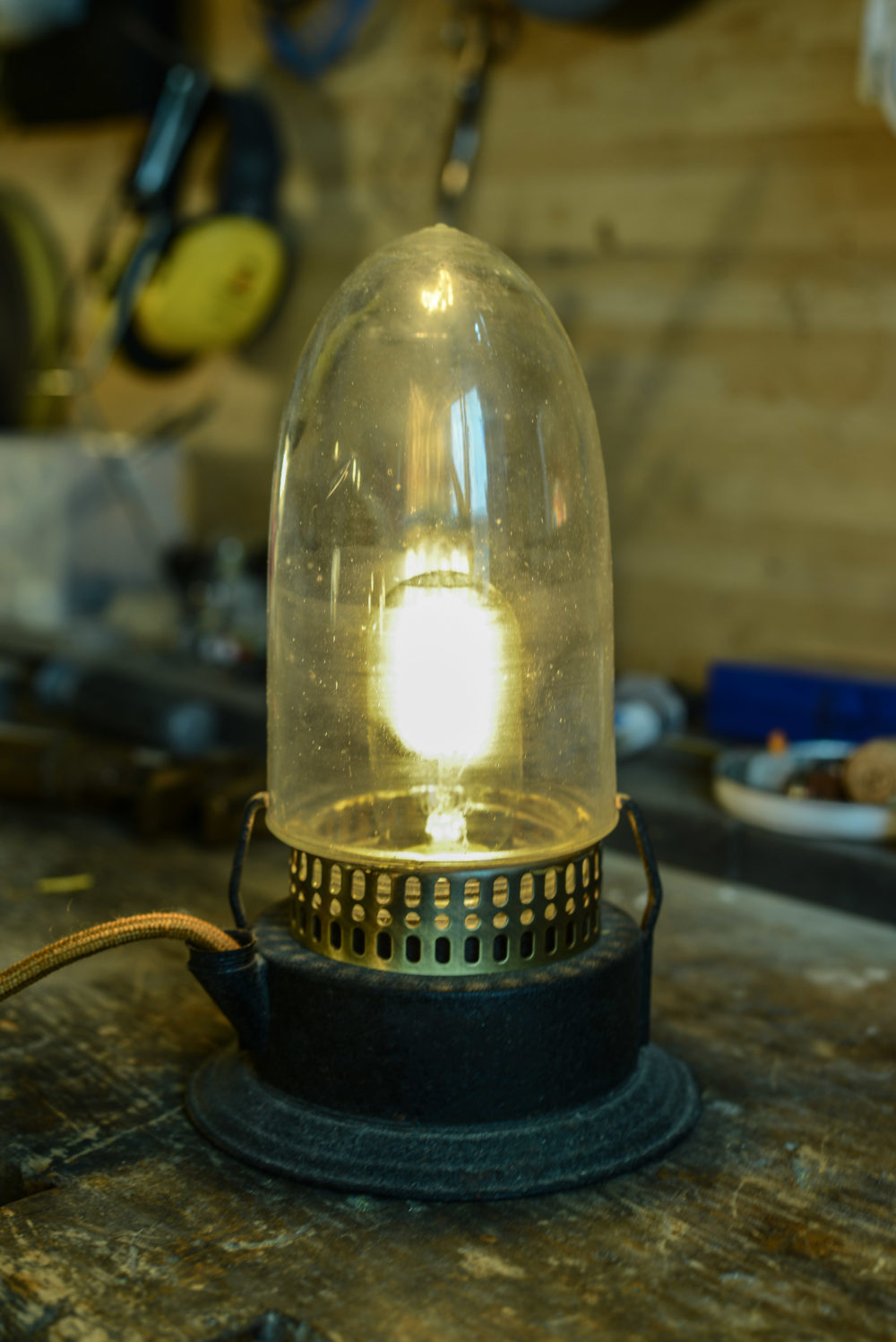 upcycling Lampe aus alter Petrollampe