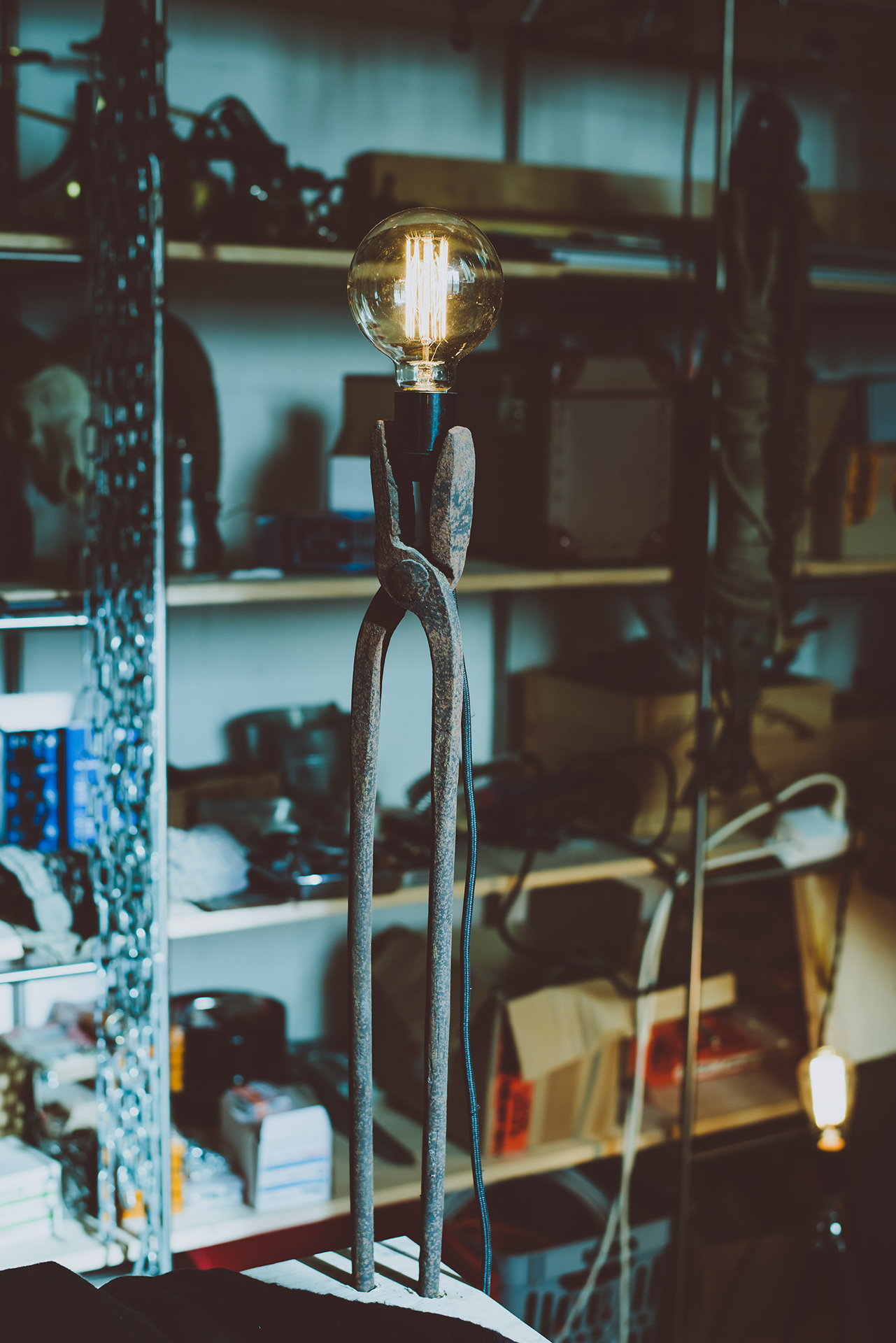 Upcycling Lampe aus Stativ Upcycling Lampe aus Stativ